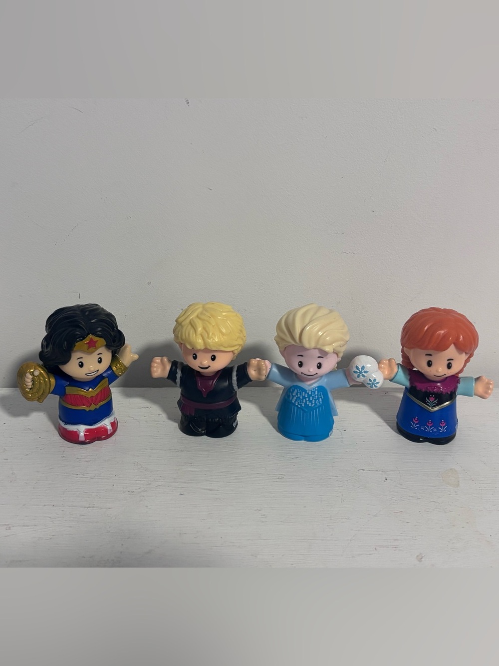 Vintage / Modern Fisher-Price Little People Figures Lot of 4